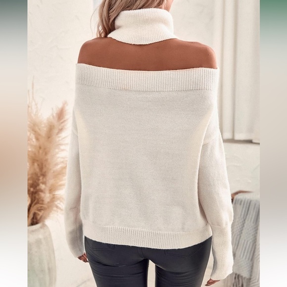 Slouchy Turtleneck Cold Shoulder Transcends Back- Ribbed Trim Cuffs Rare Sweater - Picture 7 of 11